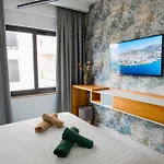 Golden * Sarandë